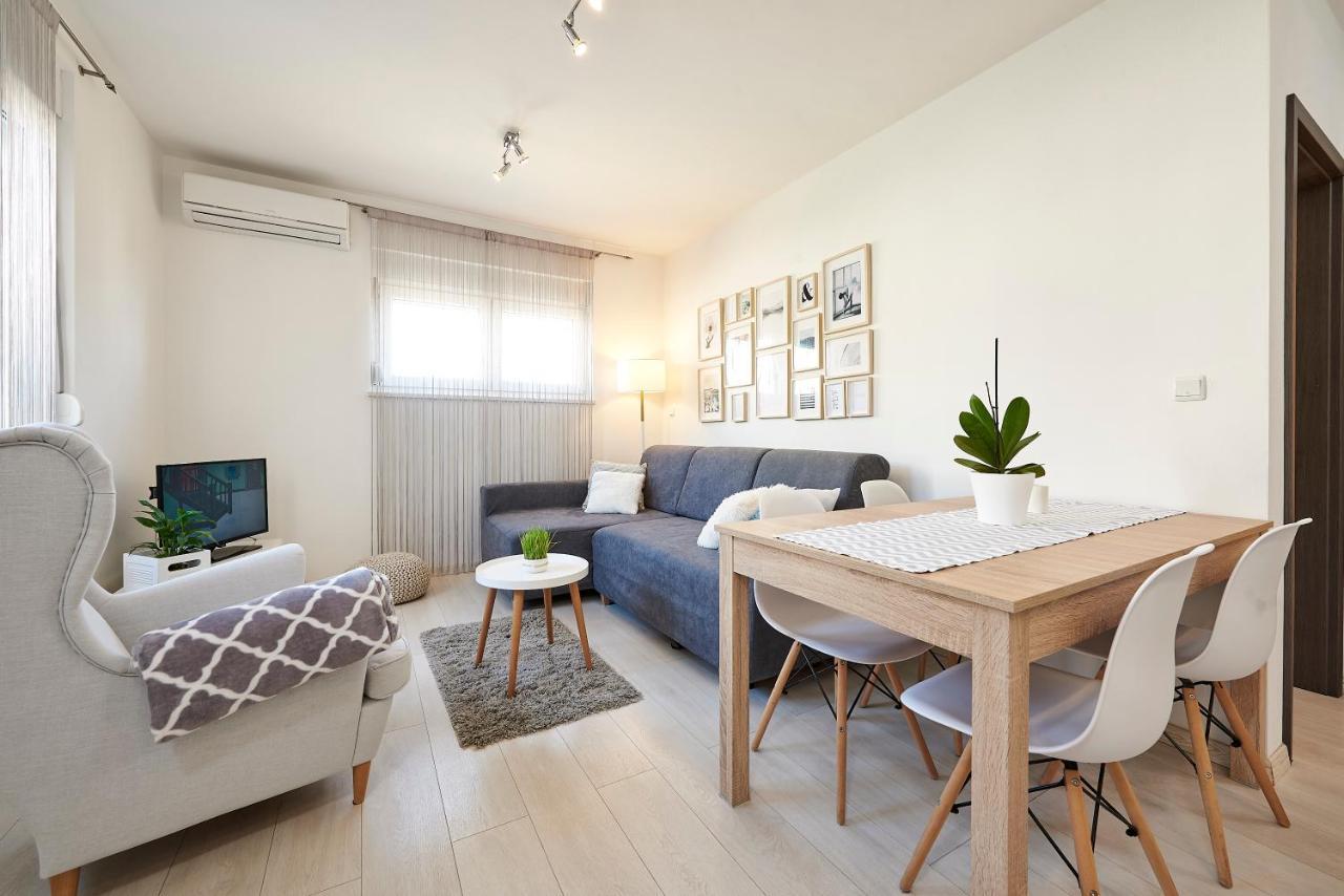 Apartmani Sara I Klara Trogir Eksteriør billede