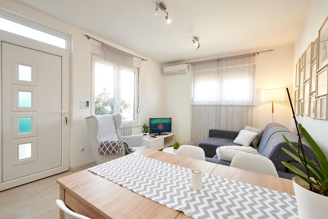Apartmani Sara I Klara Trogir Eksteriør billede