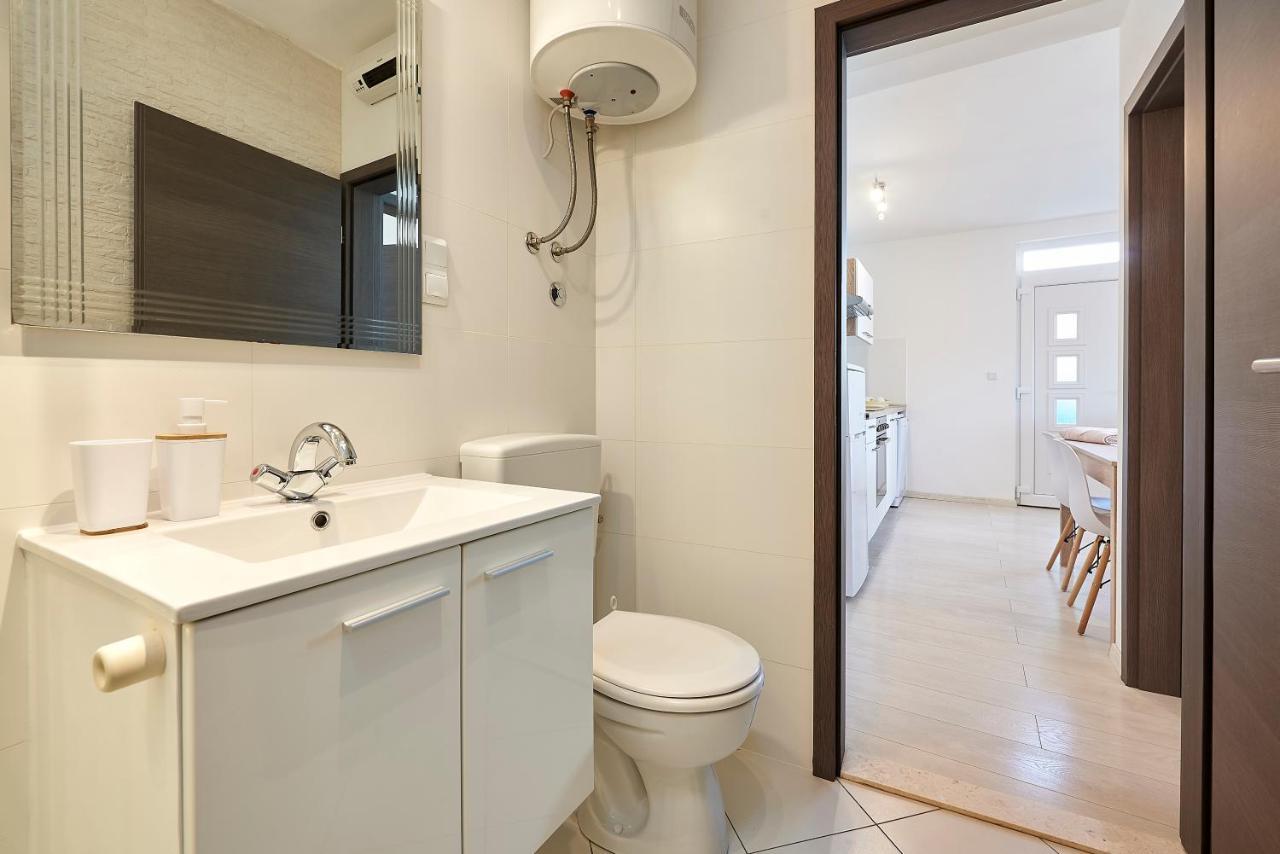 Apartmani Sara I Klara Trogir Eksteriør billede