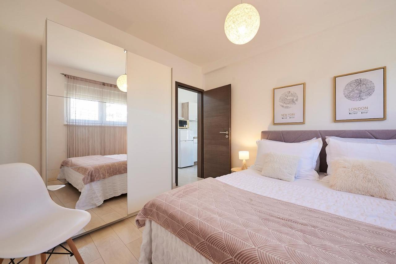 Apartmani Sara I Klara Trogir Eksteriør billede
