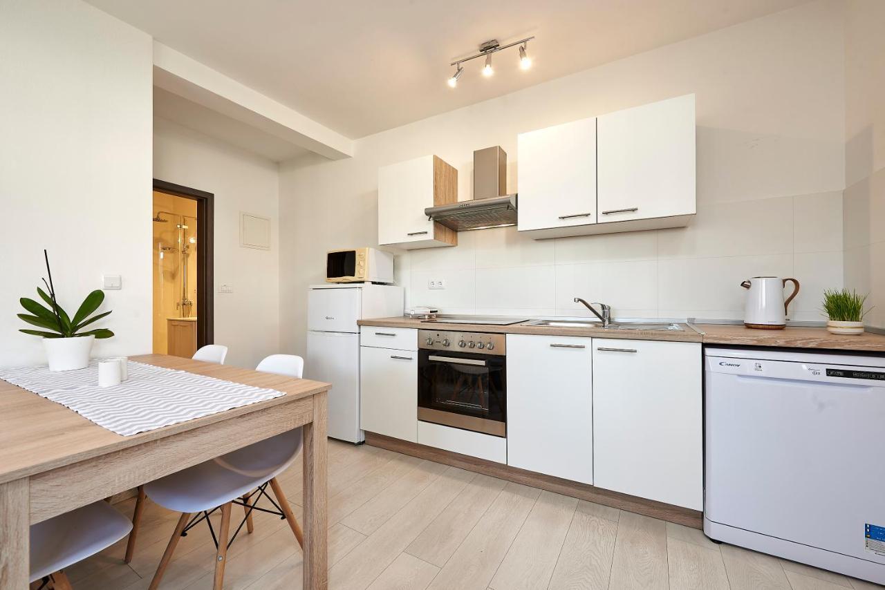 Apartmani Sara I Klara Trogir Eksteriør billede