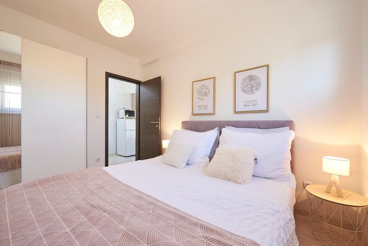Apartmani Sara I Klara Trogir Eksteriør billede