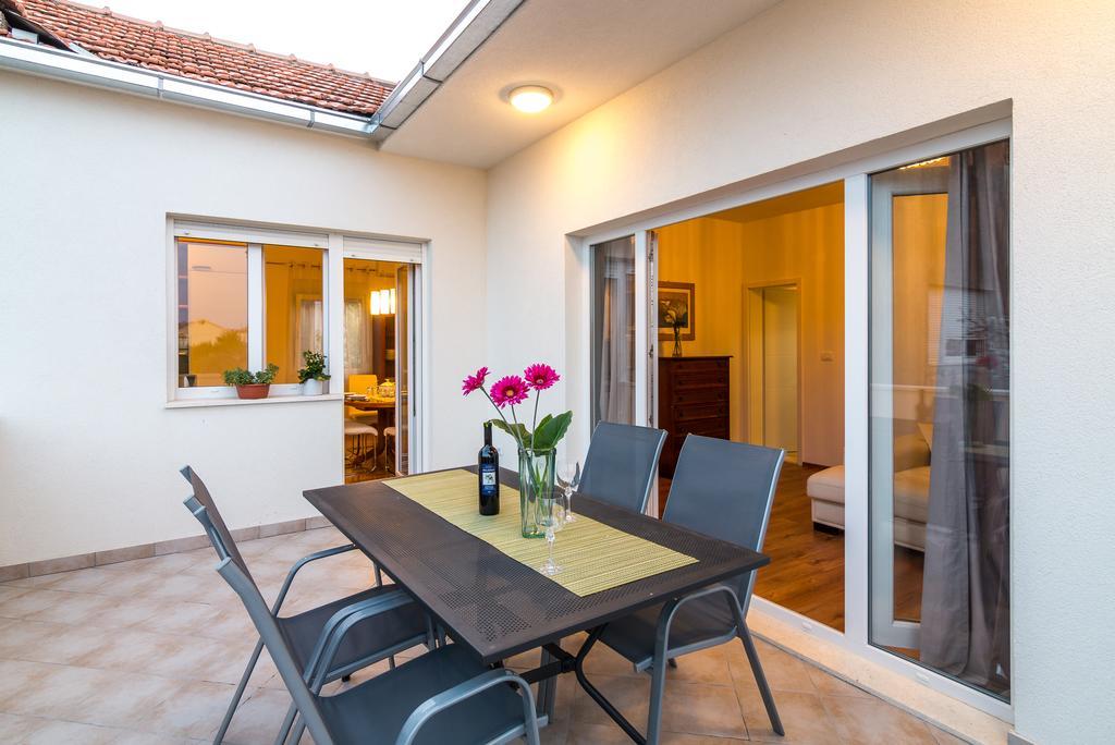 Apartmani Sara I Klara Trogir Eksteriør billede