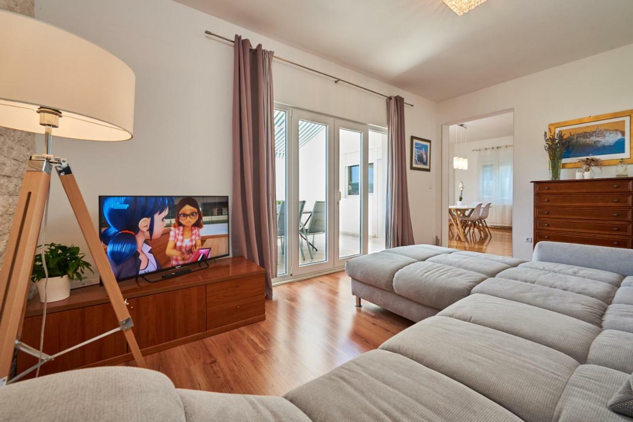 Apartmani Sara I Klara Trogir Eksteriør billede