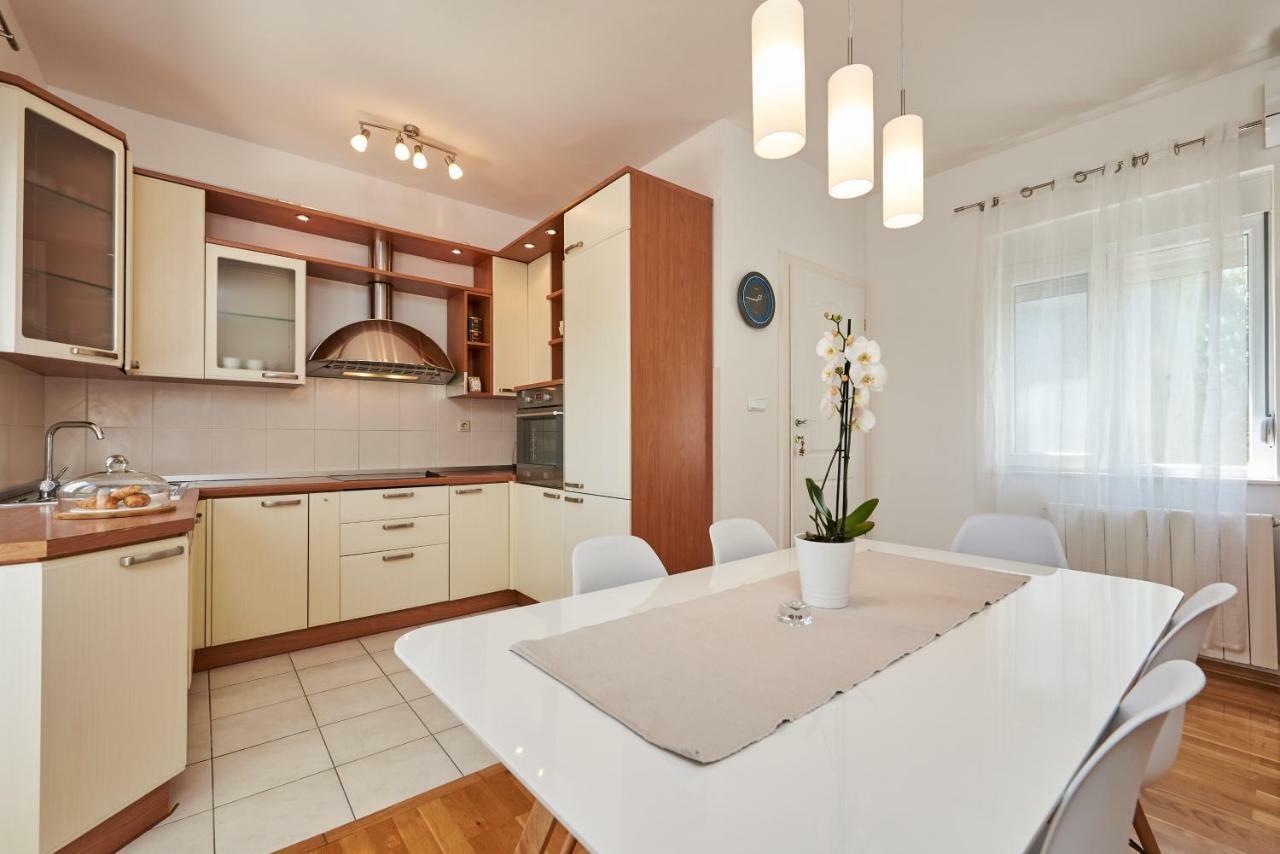Apartmani Sara I Klara Trogir Eksteriør billede