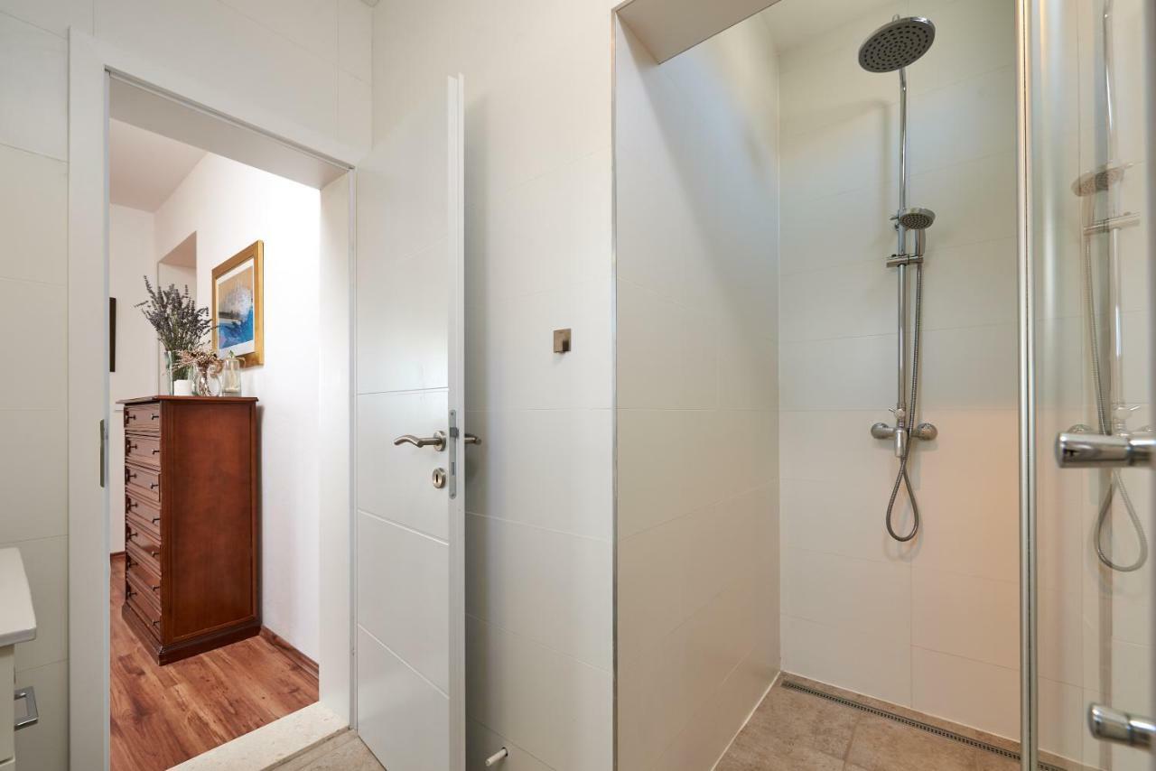 Apartmani Sara I Klara Trogir Eksteriør billede